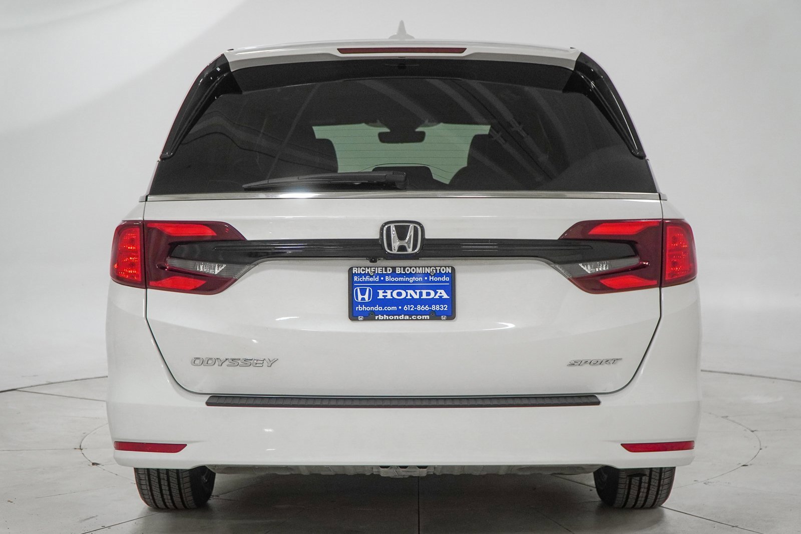Certified 2024 Honda Odyssey Sport image 9