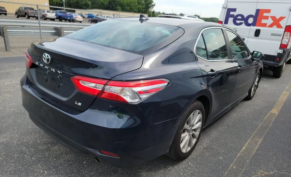 Used 2020 Toyota Camry LE FWD image 3