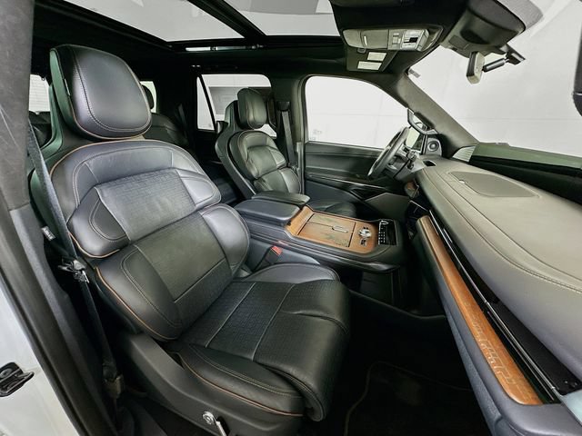 Certified 2025 Lincoln Navigator Black Label AWD/4WD image 35