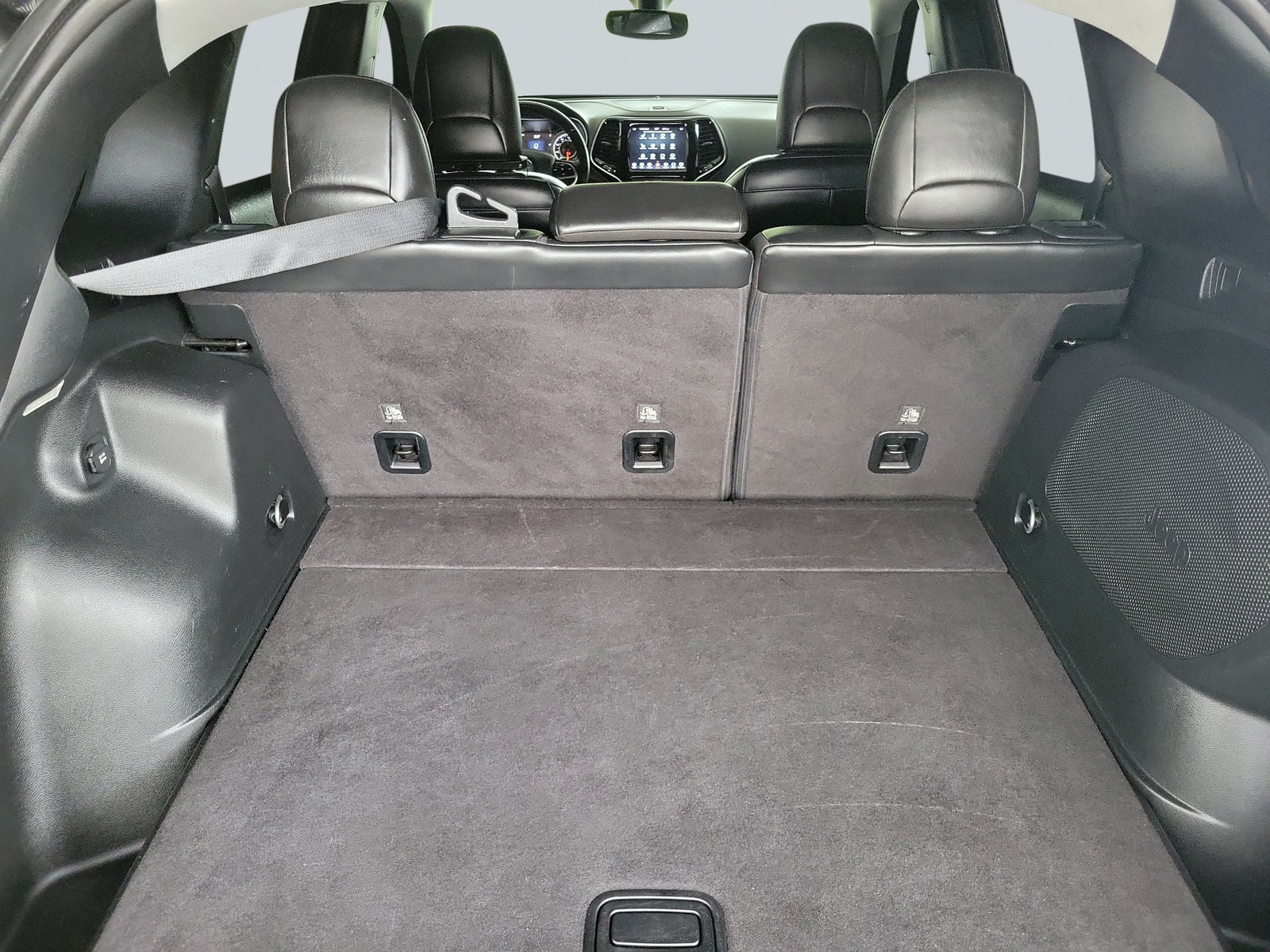 Used 2020 Jeep Cherokee Limited FWD image 32