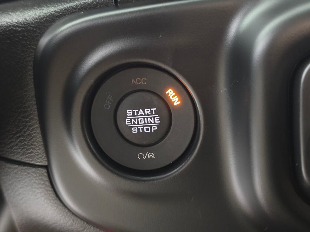 Used 2022 Jeep Wrangler Unlimited Sahara 4xe image 30