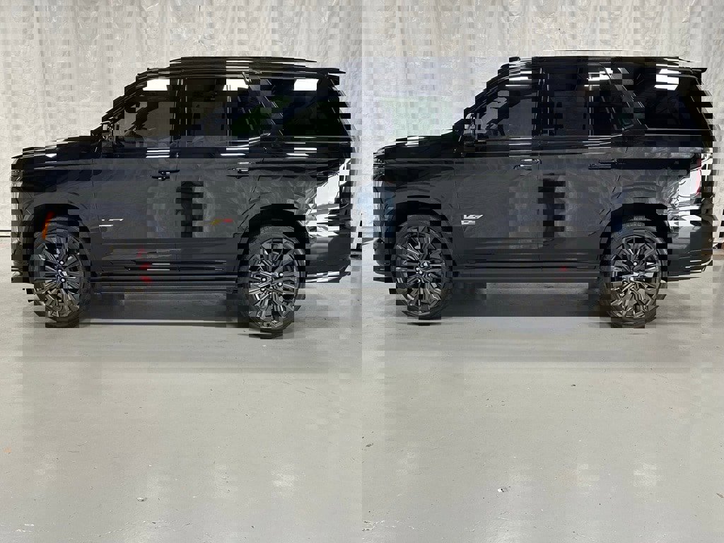 Used 2025 Cadillac Escalade V image 4