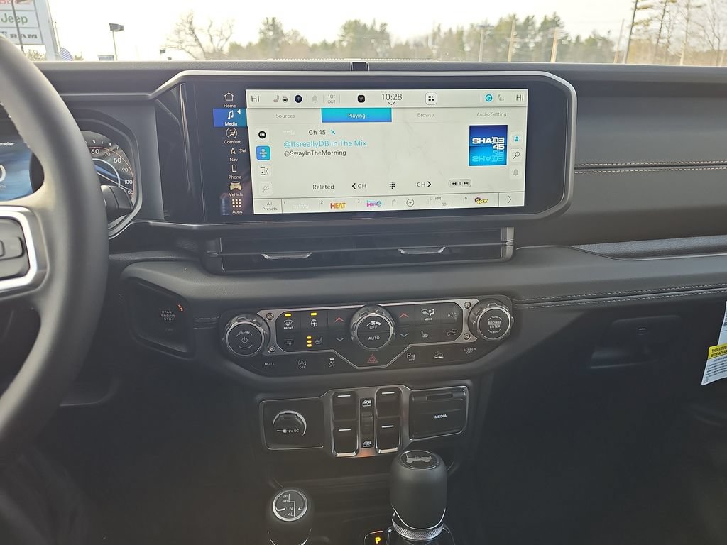 New 2026 Jeep Wrangler Unlimited Sahara AWD/4WD image 19