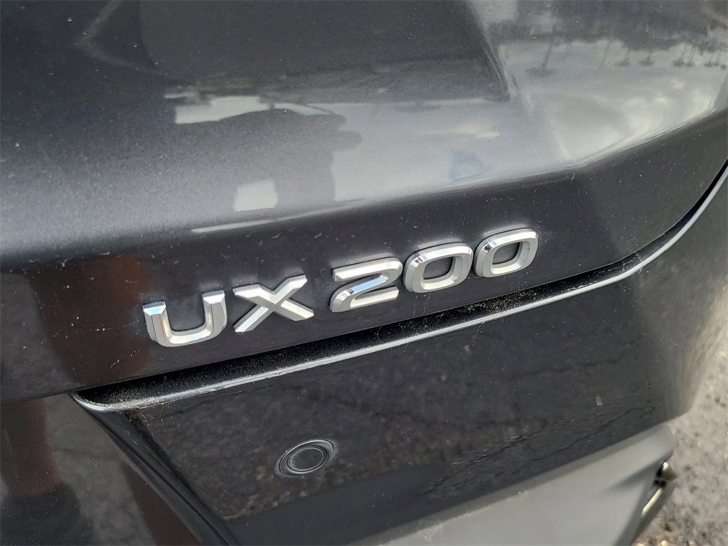 Used 2022 Lexus UX 200 F Sport image 6