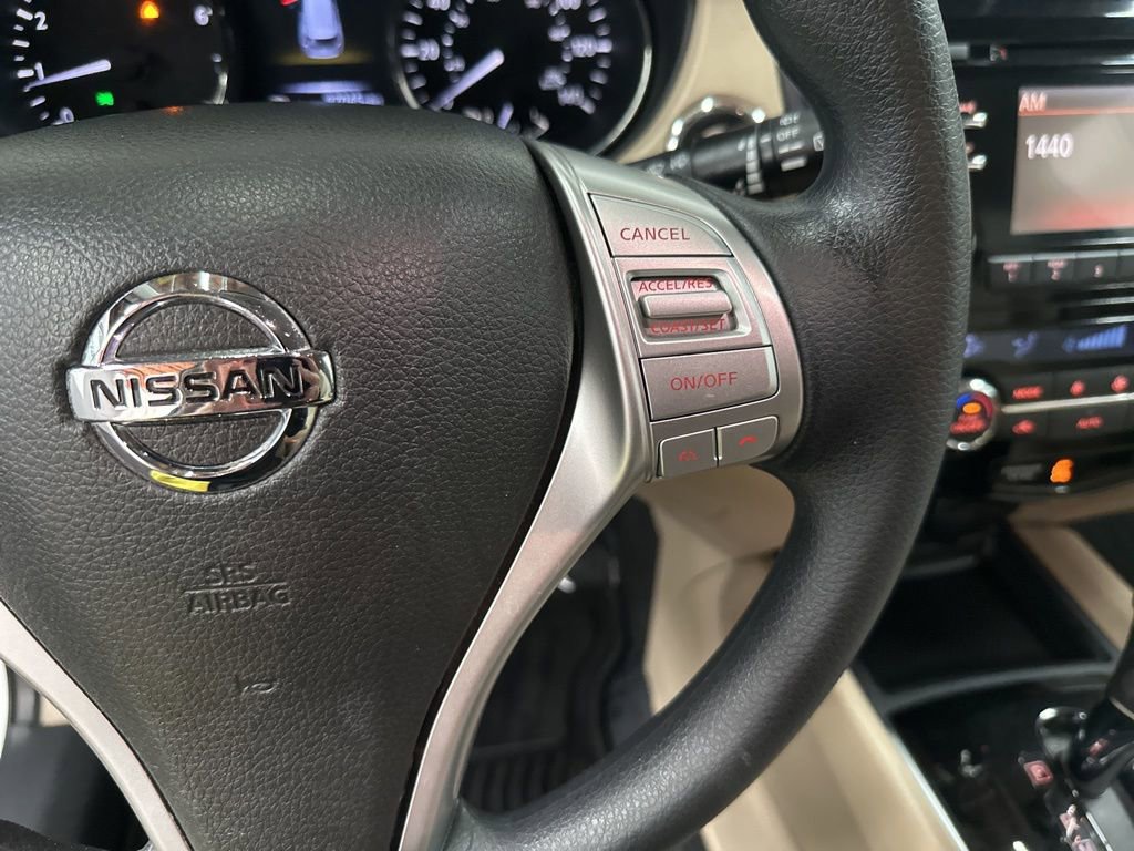 Used 2016 Nissan Rogue SV image 16