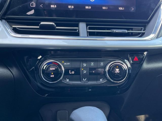 Certified 2025 Chevrolet Trax LT w/ LT Convenience Package image 34