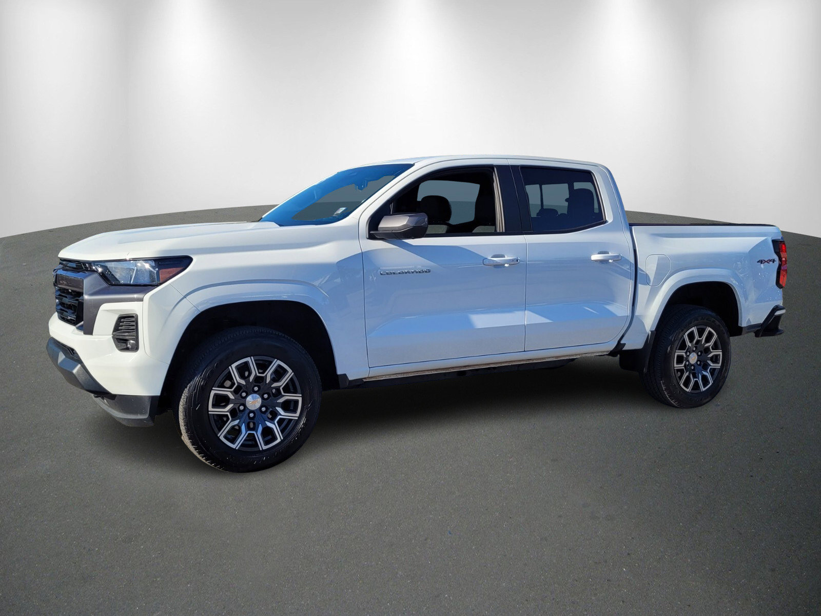 Used 2023 Chevrolet Colorado LT w/ LT Convenience Package II image 3