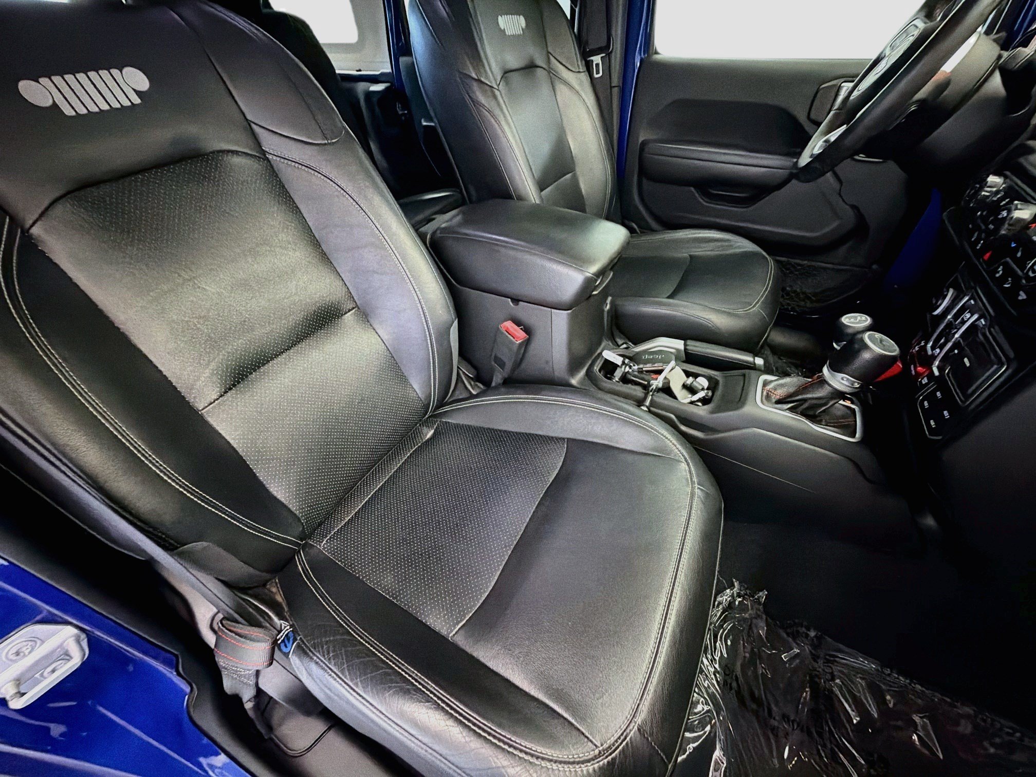 Used 2018 Jeep Wrangler Unlimited Rubicon AWD/4WD image 15