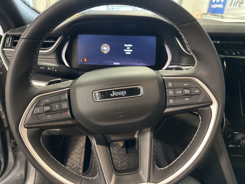 Used 2024 Jeep Grand Cherokee Altitude image 30