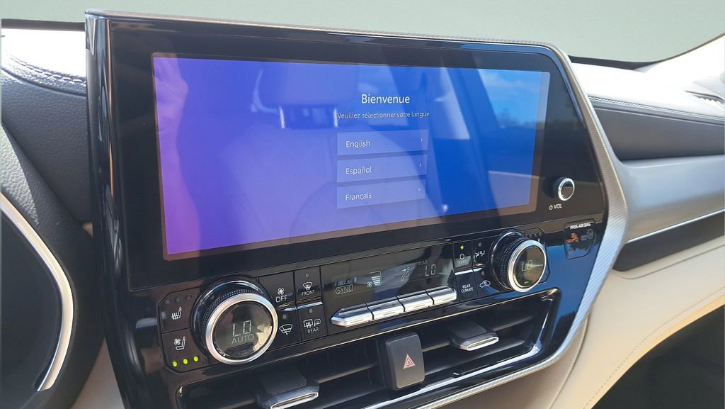 Used 2023 Toyota Highlander Platinum image 21