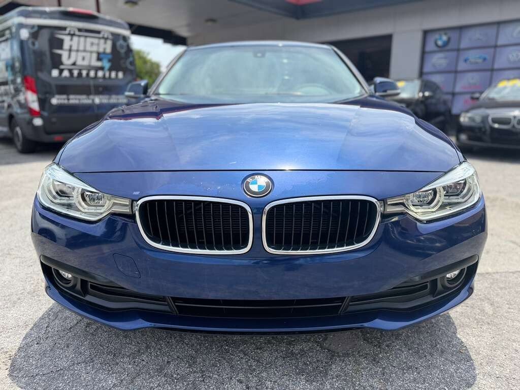 Used 2018 BMW 320i Sedan RWD image 8