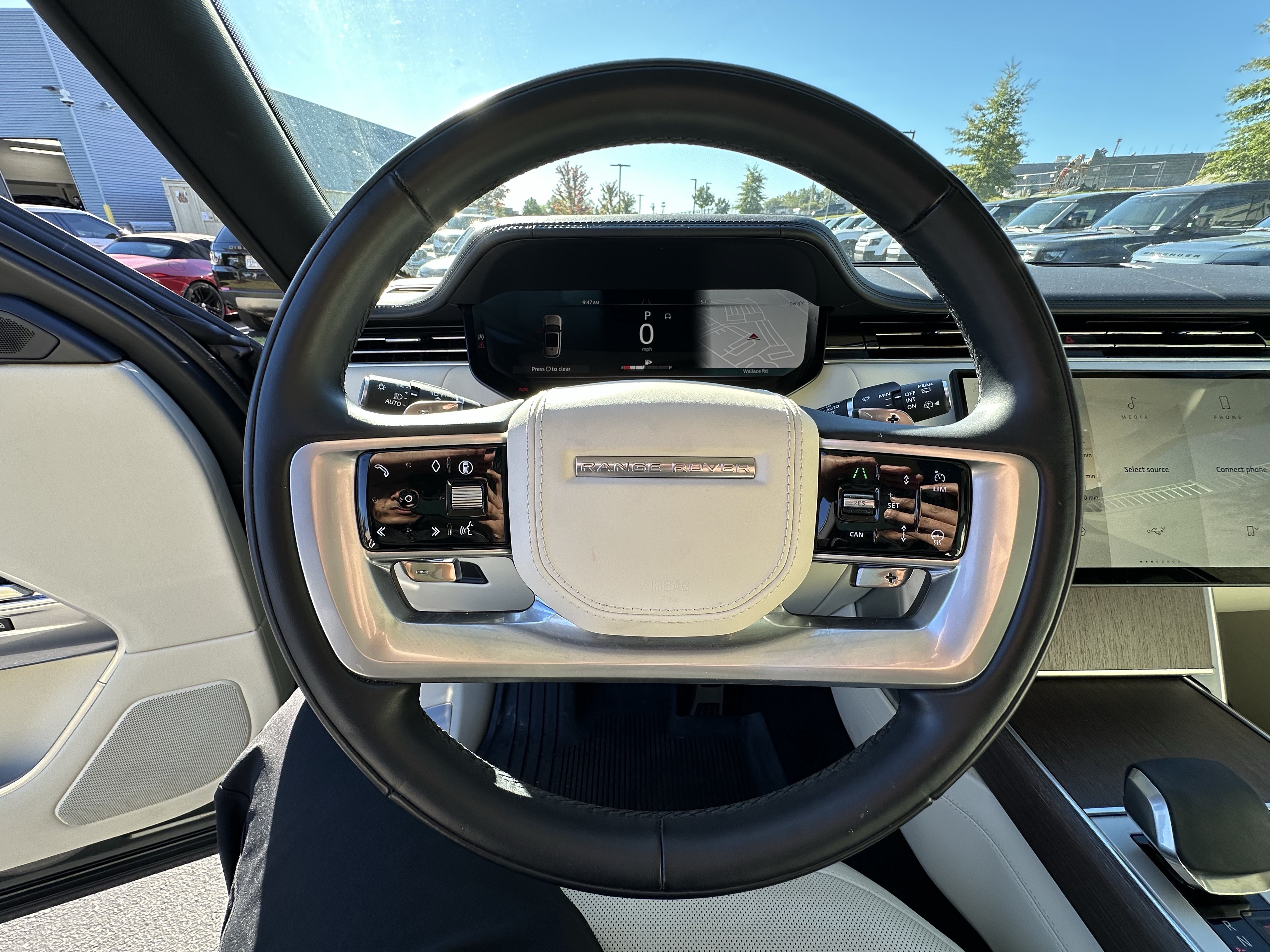 Certified 2024 Land Rover Range Rover Long Wheelbase SE AWD/4WD image 19
