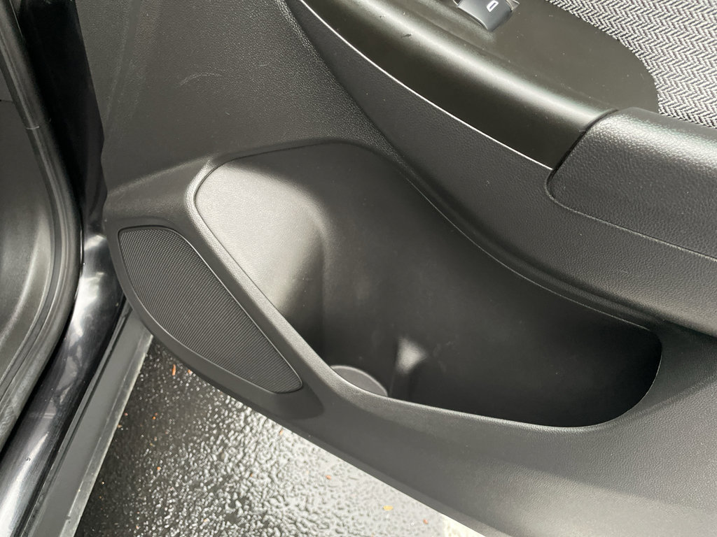 Used 2023 Chevrolet TrailBlazer LS image 46