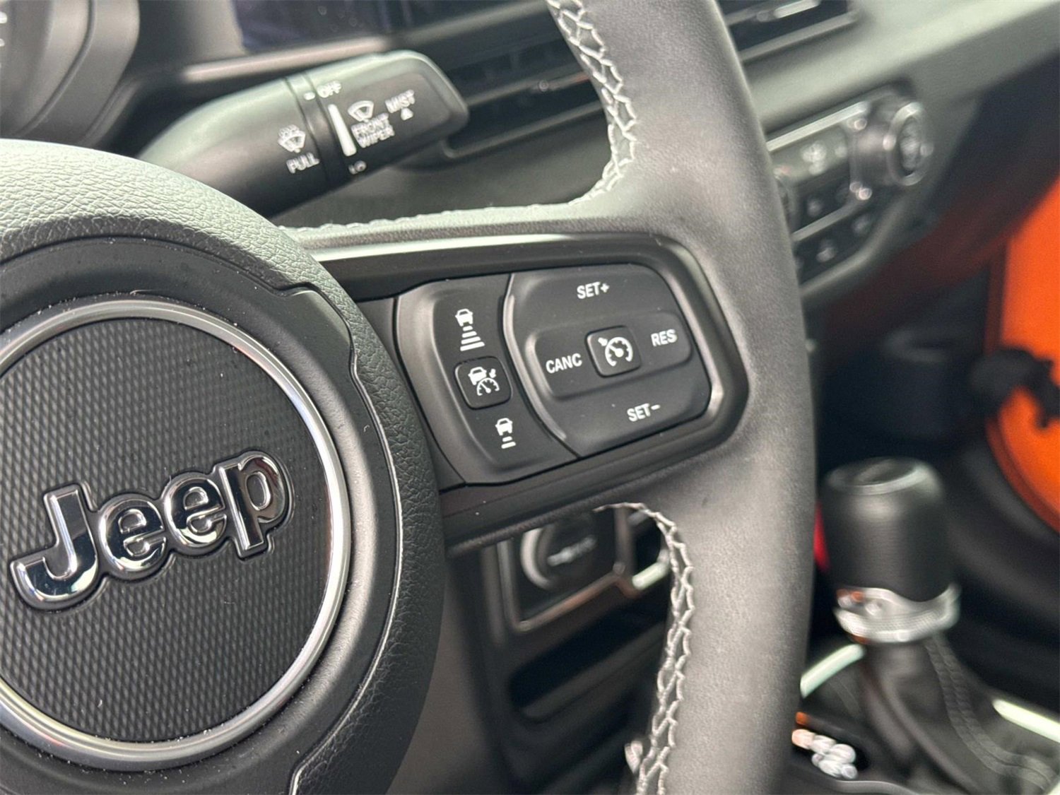 Used 2025 Jeep Gladiator Sport image 25