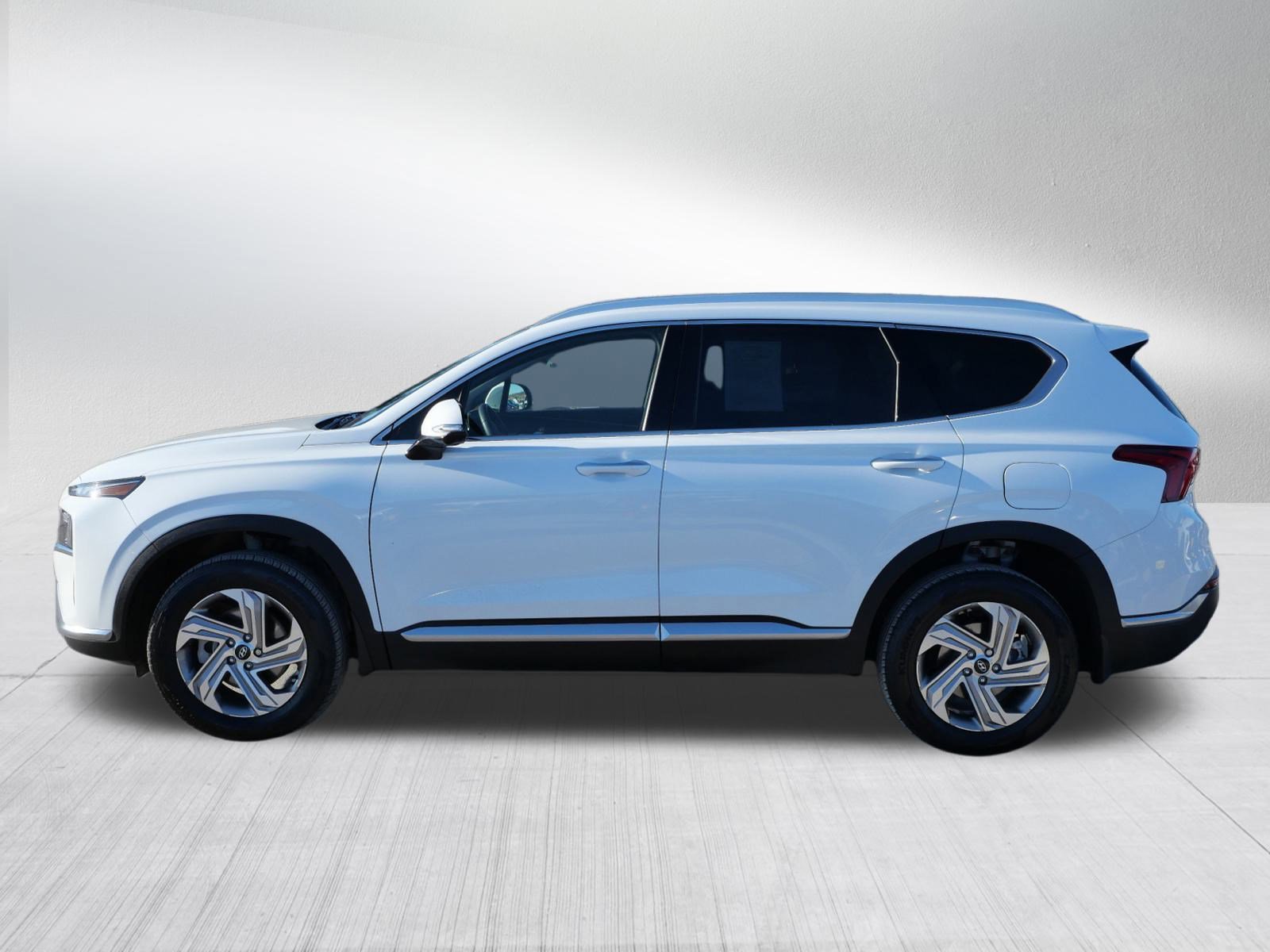 Certified 2023 Hyundai Santa Fe SEL w/ Premium Package image 4