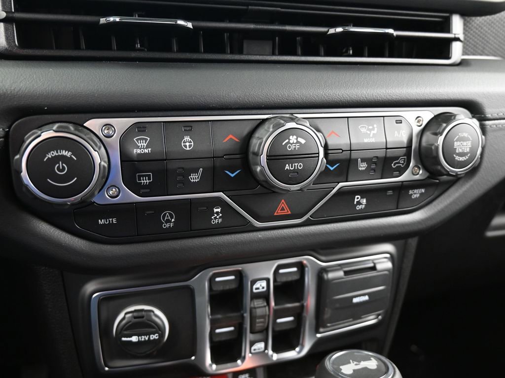 Used 2025 Jeep Wrangler Unlimited Rubicon image 16