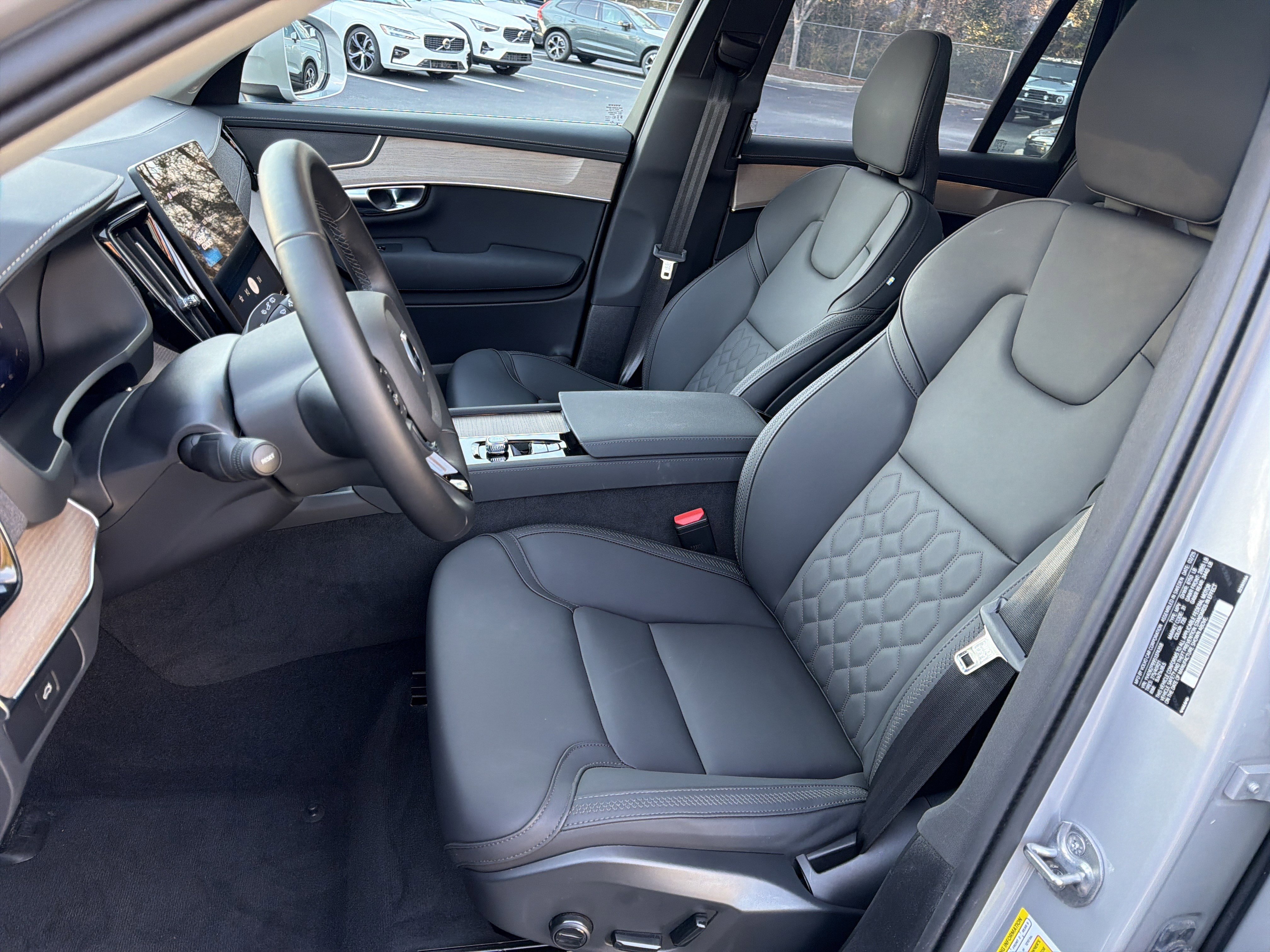 Certified 2025 Volvo XC90 B6 Plus image 16