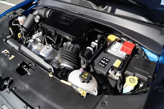 Used 2025 Jeep Compass Trailhawk AWD/4WD image 3
