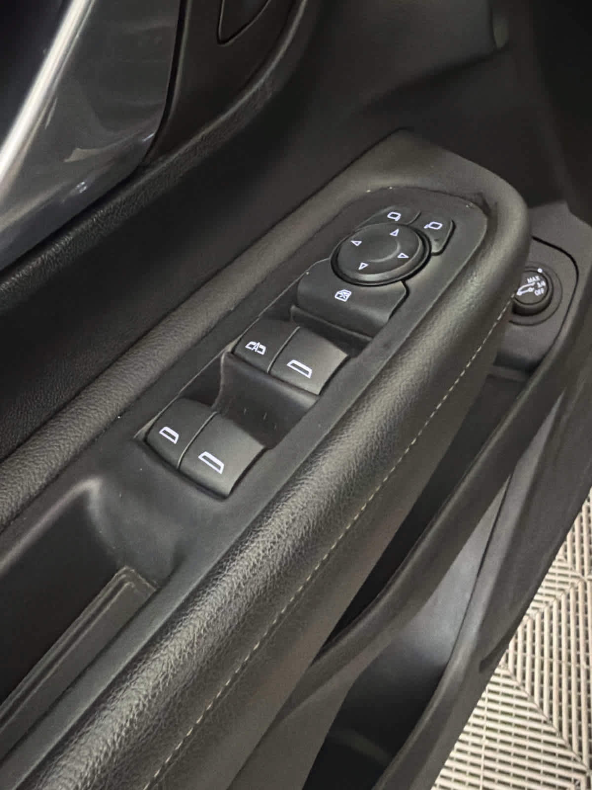 Used 2023 GMC Terrain SLE w/ Driver Convenience Package FWD image 23