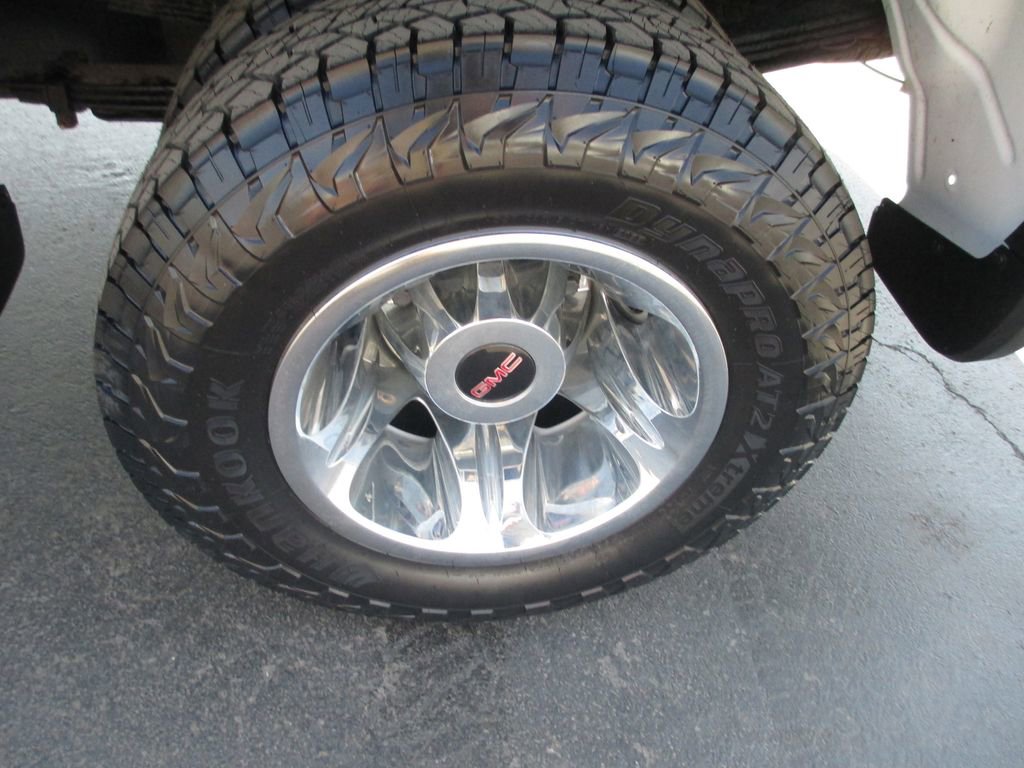 Used 2022 GMC Sierra 3500 SLE w/ SLE Value Package image 16