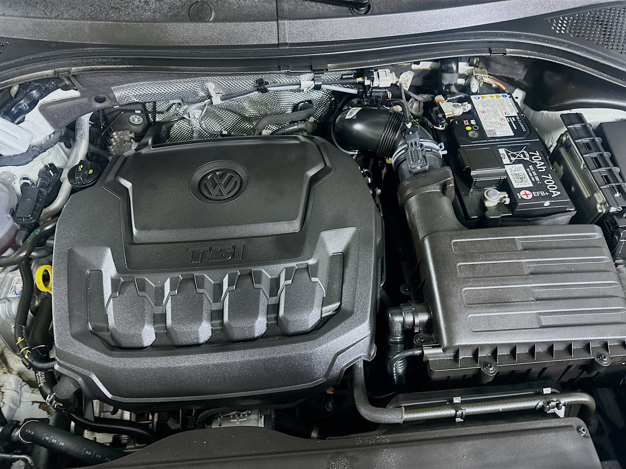 Used 2024 Volkswagen Tiguan SE image 32