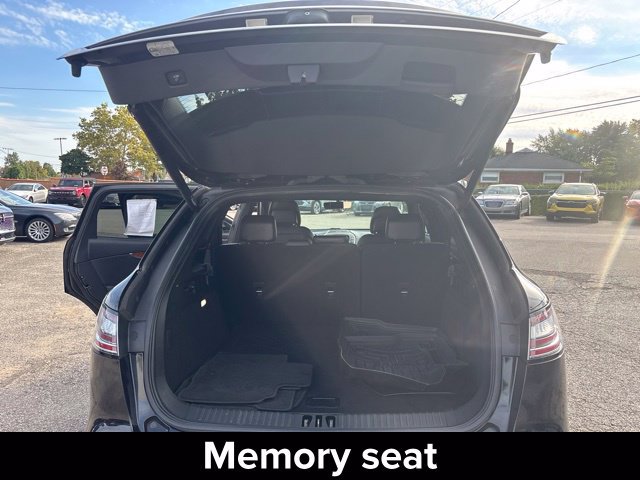 Certified 2019 Lincoln Nautilus Select AWD/4WD image 26