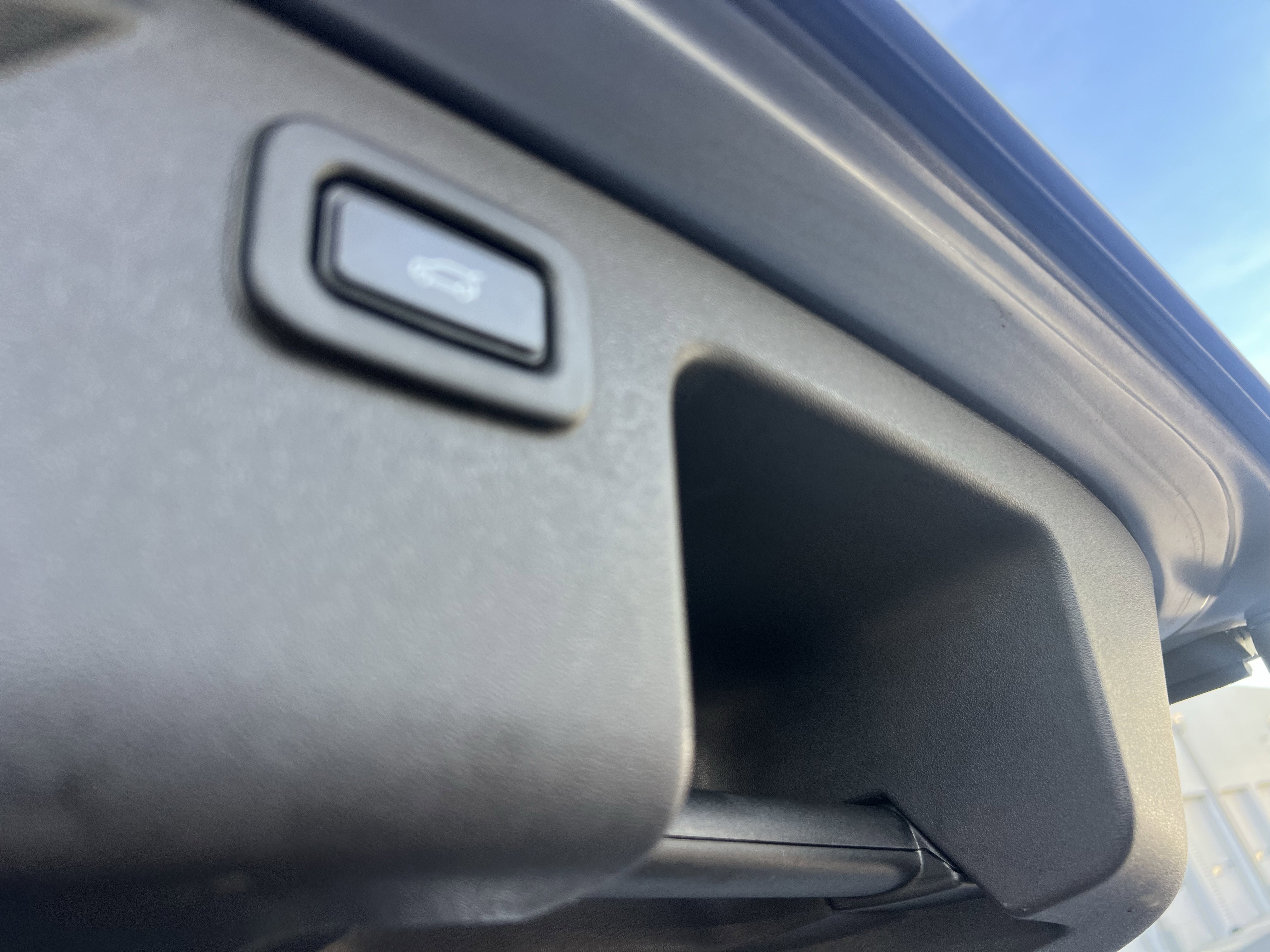 Used 2020 Land Rover Discovery Sport SE R-Dynamic image 37