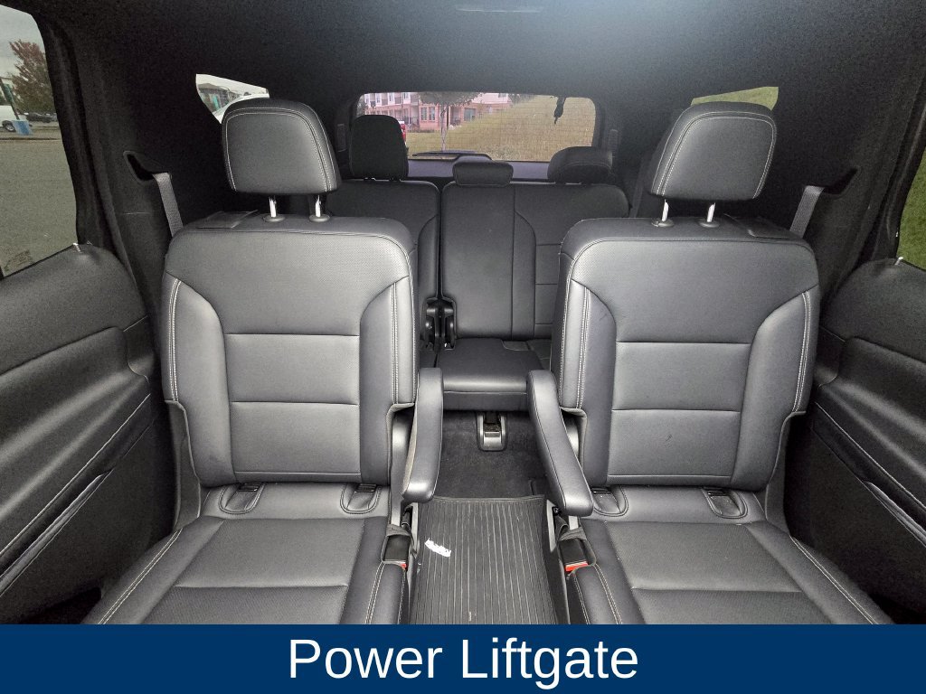 Used 2025 Chevrolet Traverse LT w/ Sun and Wheel Package FWD image 16