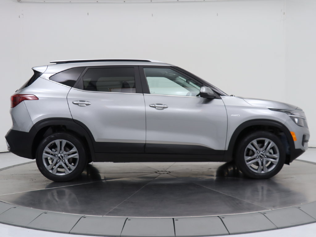 Used 2023 Kia Seltos S AWD/4WD image 6