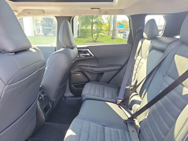 New 2026 Mitsubishi Outlander SE image 14