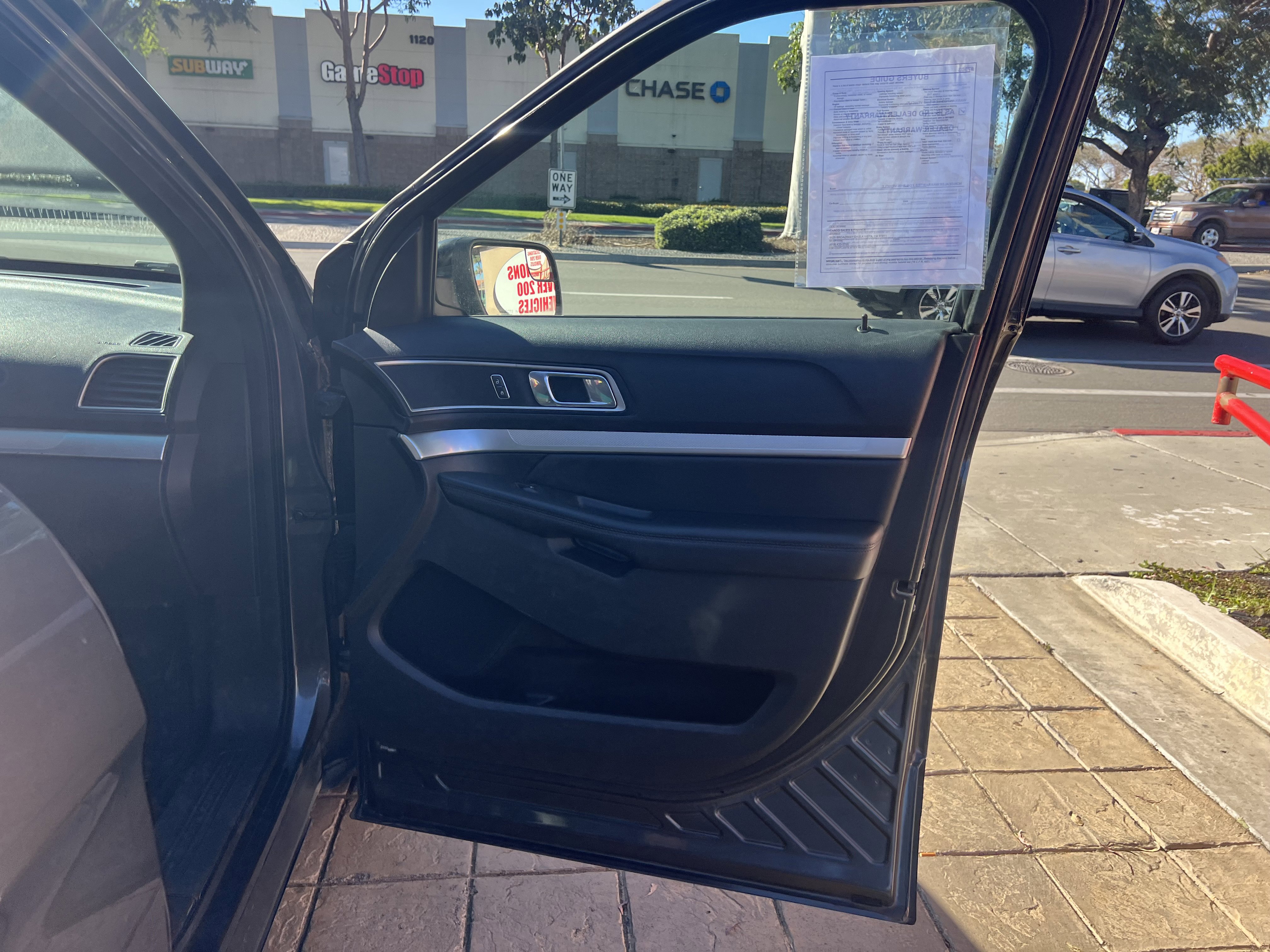 Used 2017 Ford Explorer XLT w/ Equipment Group 201A image 33