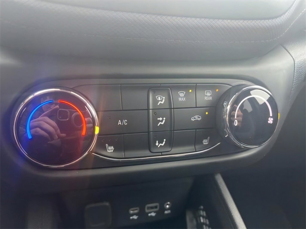 Used 2023 Chevrolet TrailBlazer LT image 37