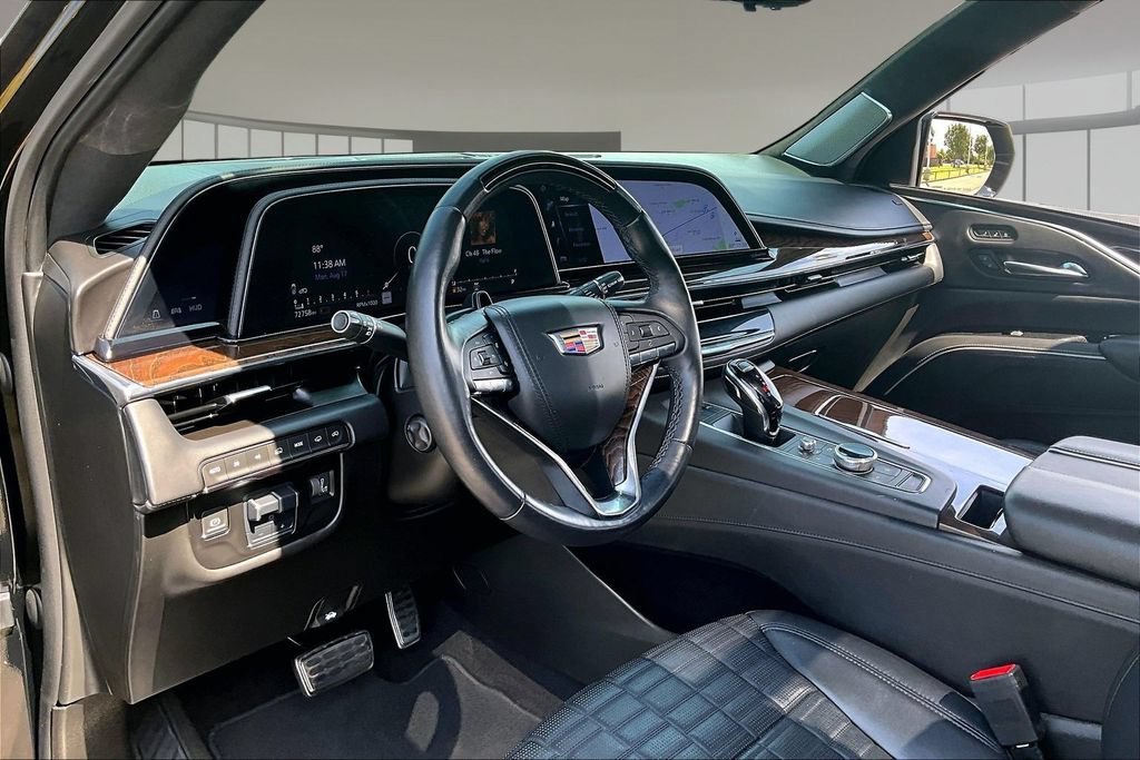 Used 2023 Cadillac Escalade ESV Sport Platinum w/ LPO, ONYX Package AWD/4WD image 13