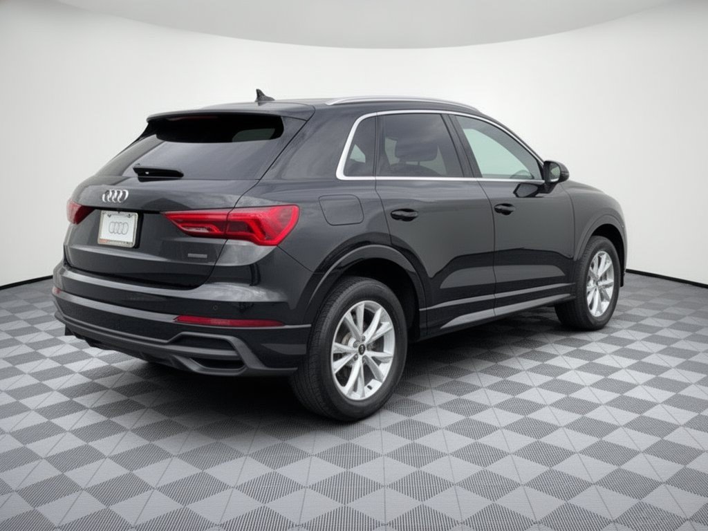 Used 2023 Audi Q3 2.0T Premium w/ Convenience Package AWD/4WD image 9
