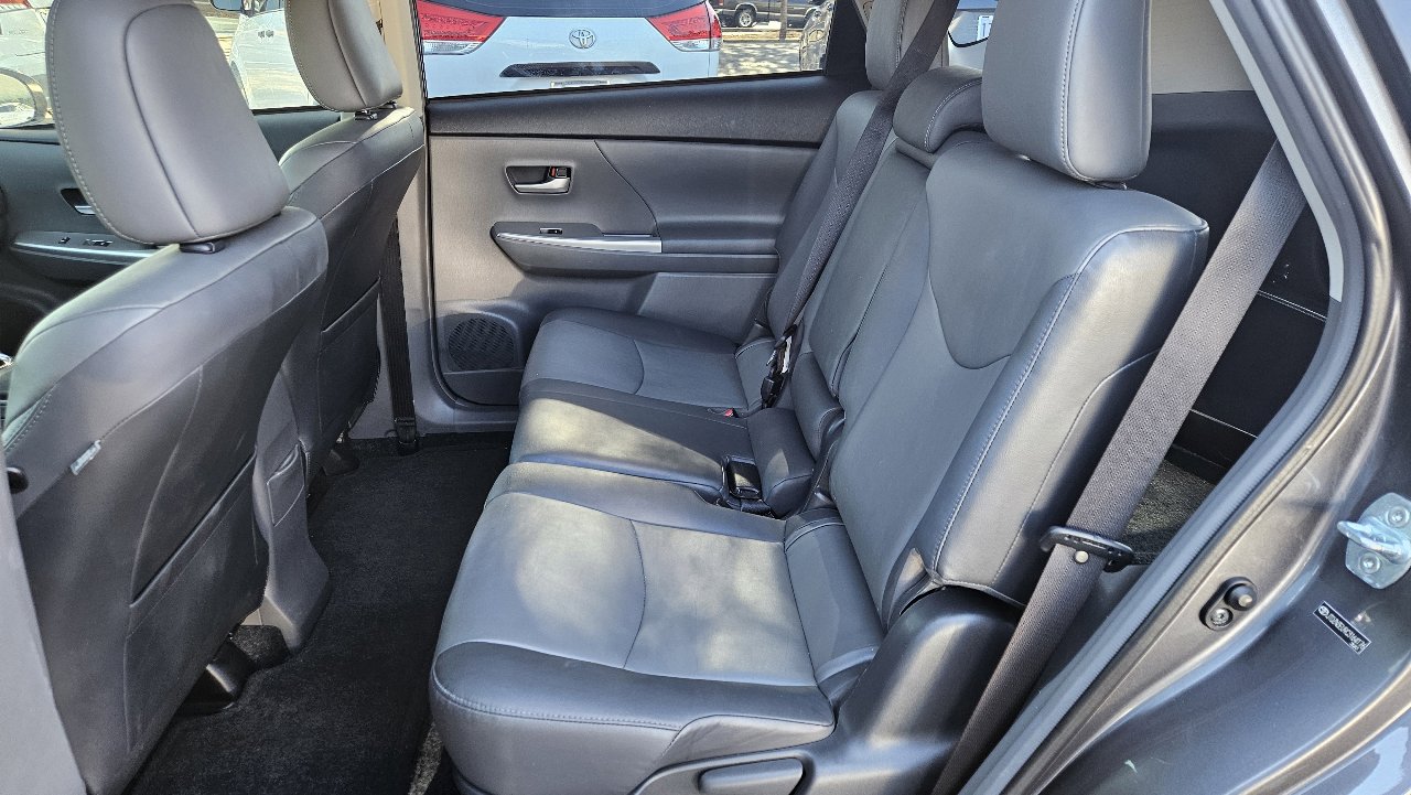 Used 2012 Toyota Prius V Five image 17