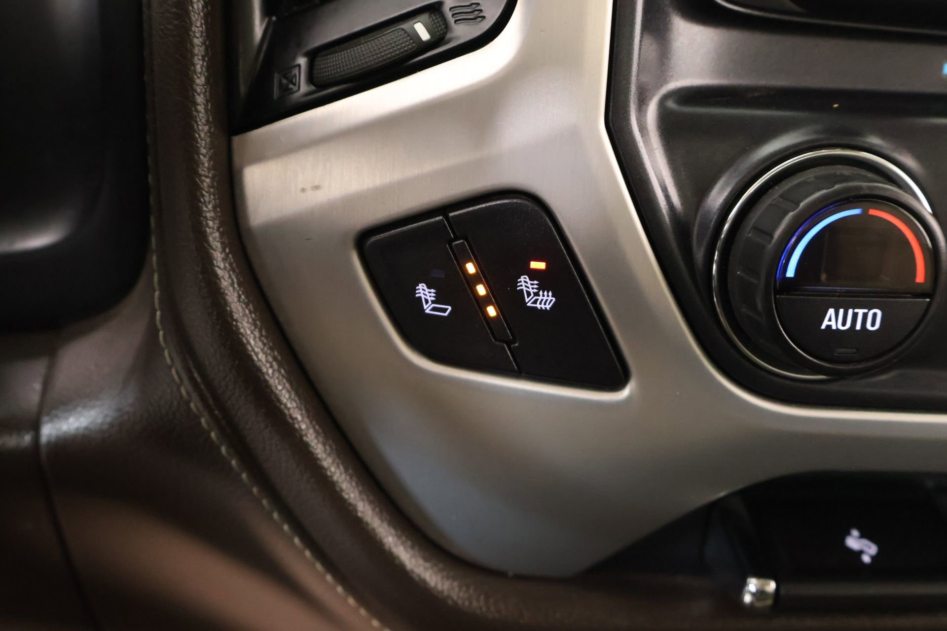 Used 2017 GMC Sierra 1500 SLT w/ SLT Premium Package image 7