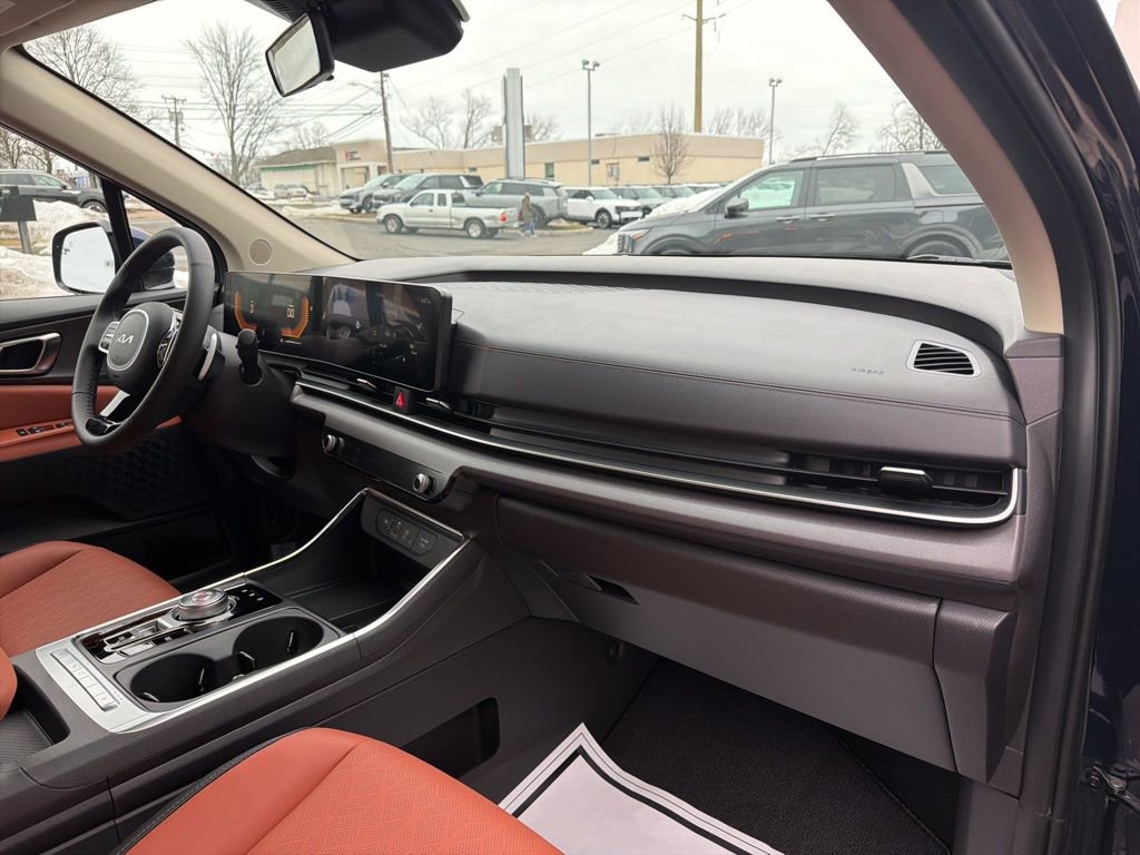 New 2026 Kia Carnival EX image 13