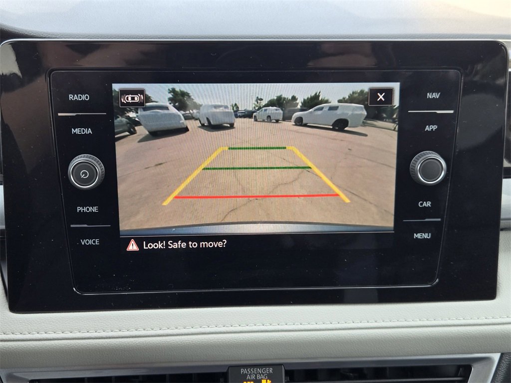 New 2025 Volkswagen Taos SEL image 15