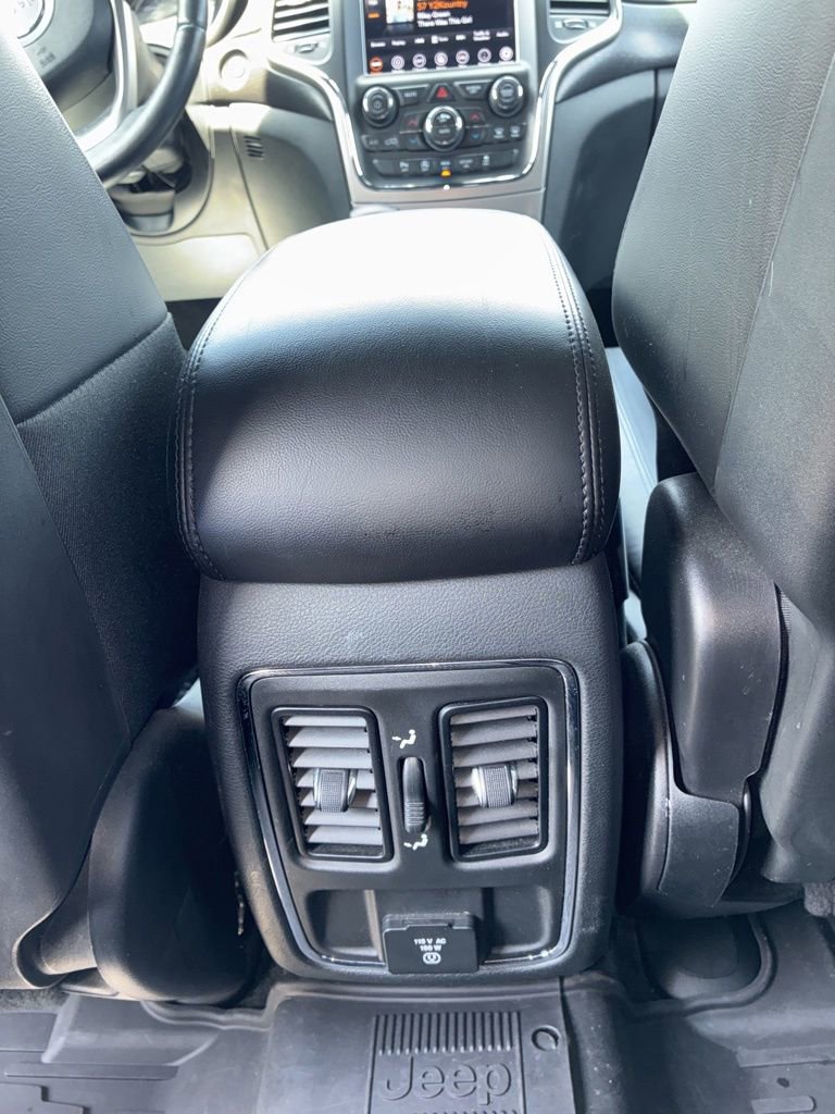 Used 2018 Jeep Grand Cherokee Altitude AWD/4WD image 11