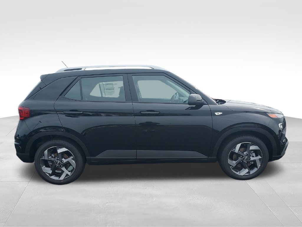 New 2026 Hyundai Venue SEL FWD image 6