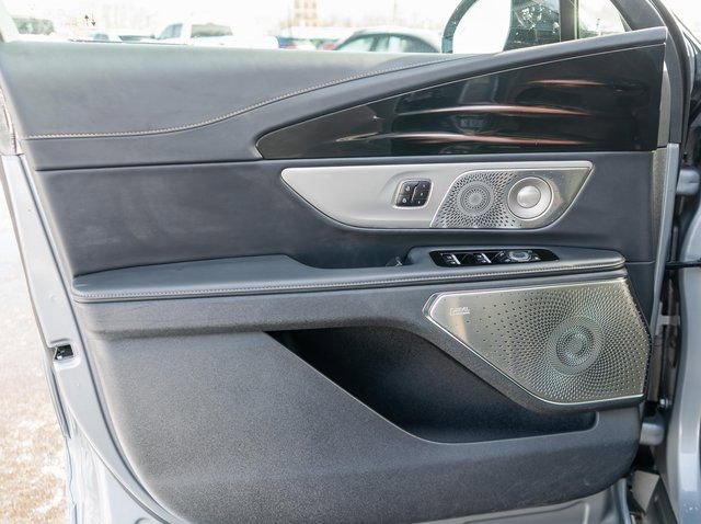 Used 2024 Lincoln Nautilus Reserve w/ Equipment Group 203A image 20