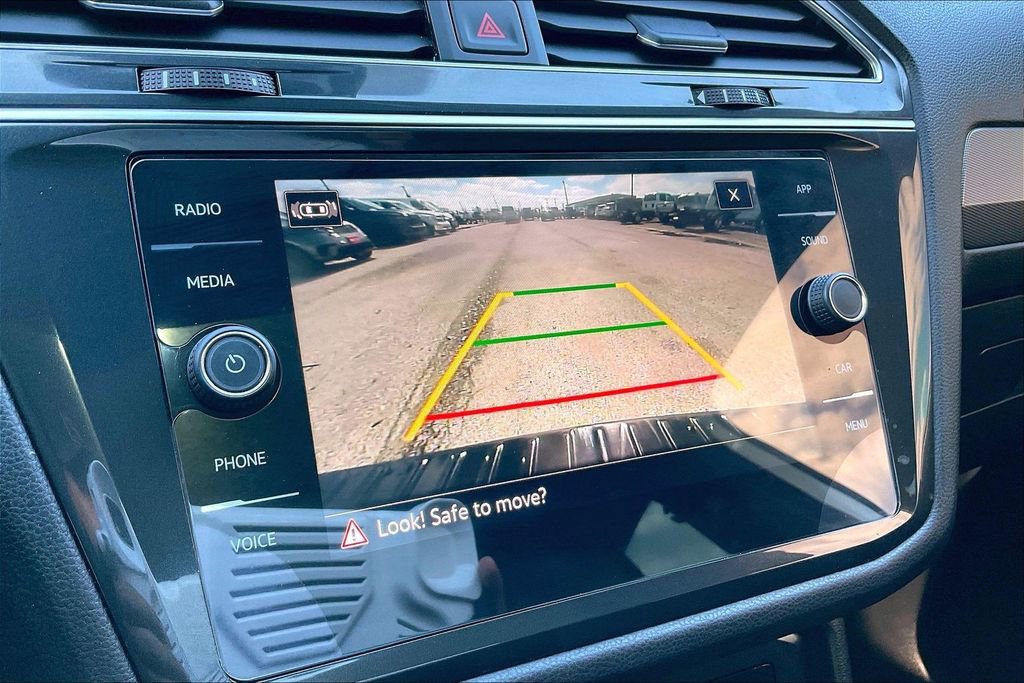 Used 2024 Volkswagen Tiguan SE R-Line image 13