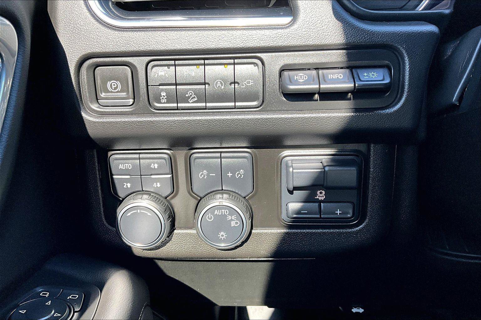 Used 2021 Chevrolet Tahoe High Country image 39