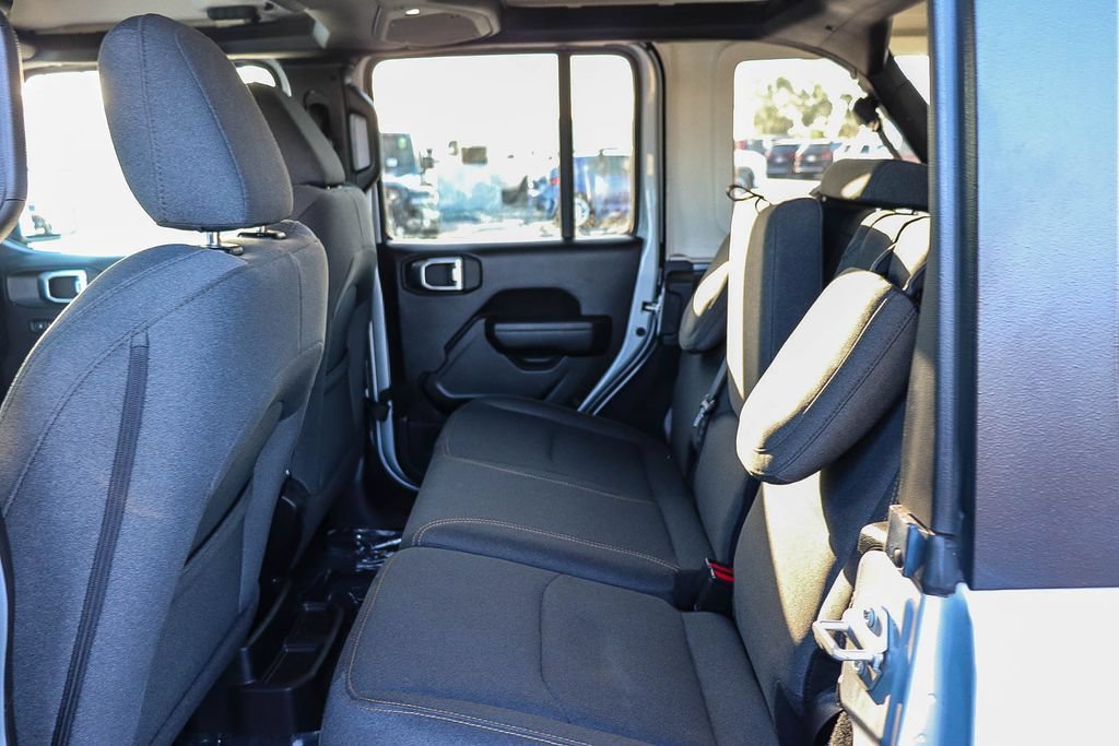 Used 2024 Jeep Wrangler Unlimited AWD/4WD image 22