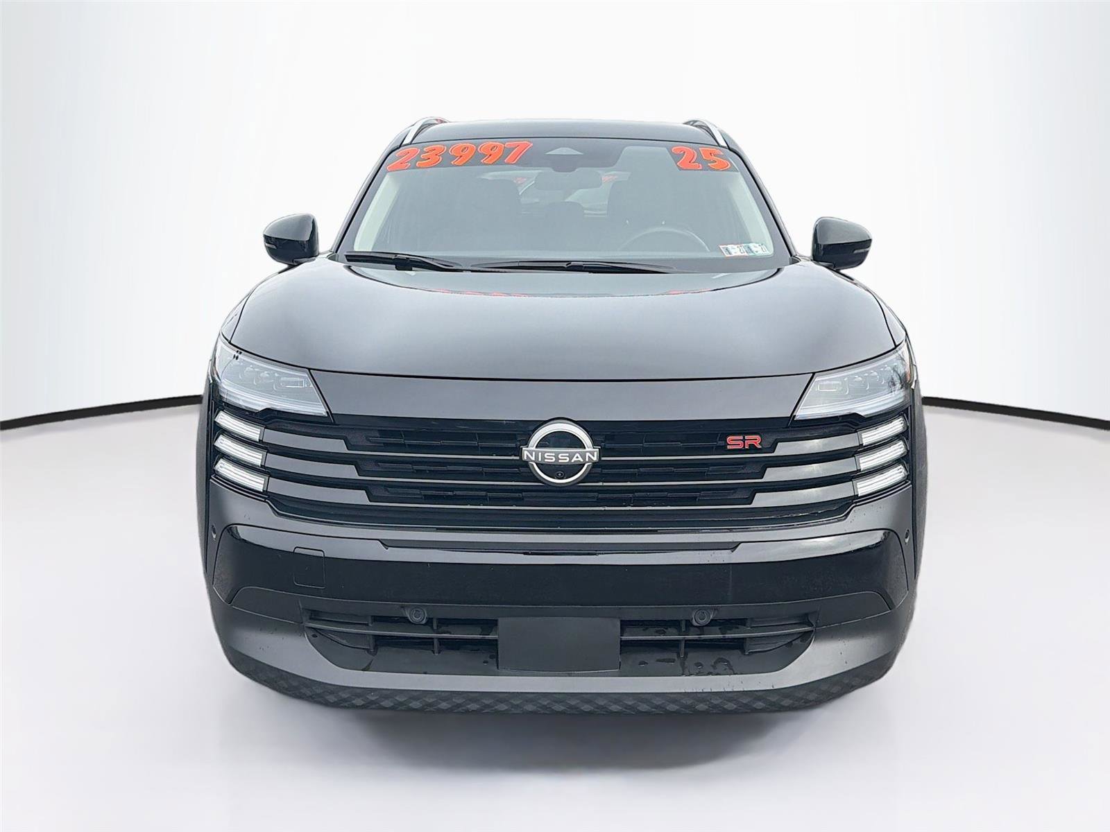 Used 2025 Nissan Kicks SR image 2