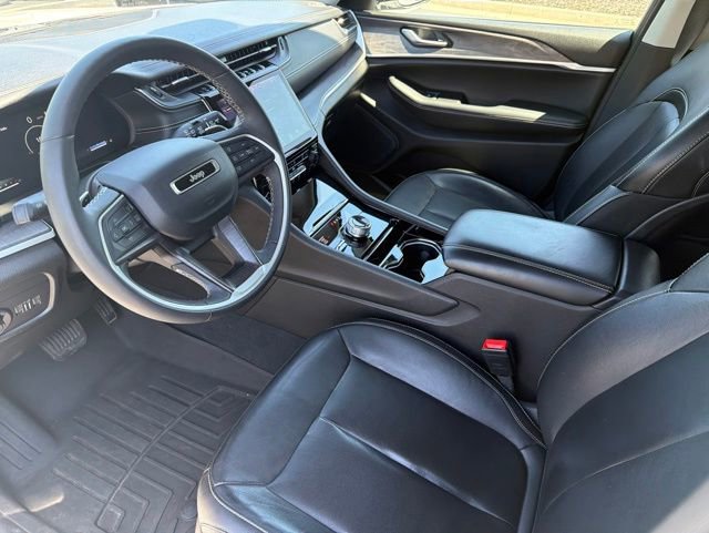 Used 2023 Jeep Grand Cherokee Limited AWD/4WD image 13