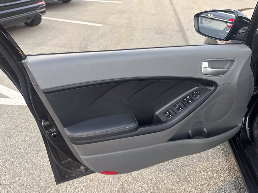 Used 2017 Kia Forte LX FWD image 10