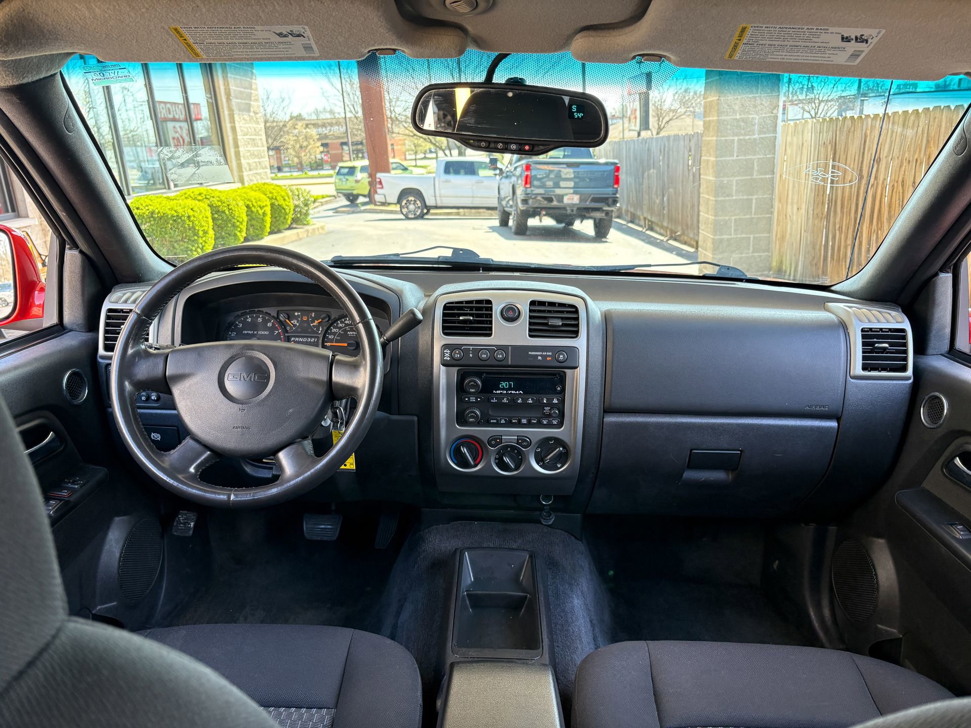 Used 2010 GMC Canyon SLE image 2