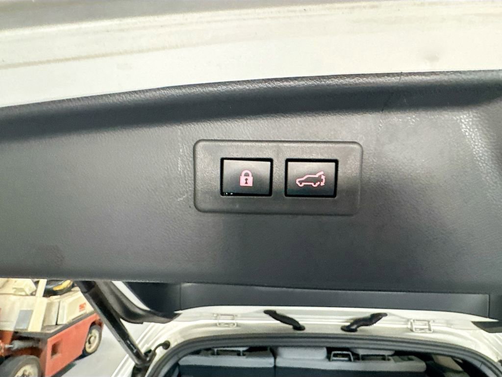 Used 2023 Subaru Outback Premium image 24