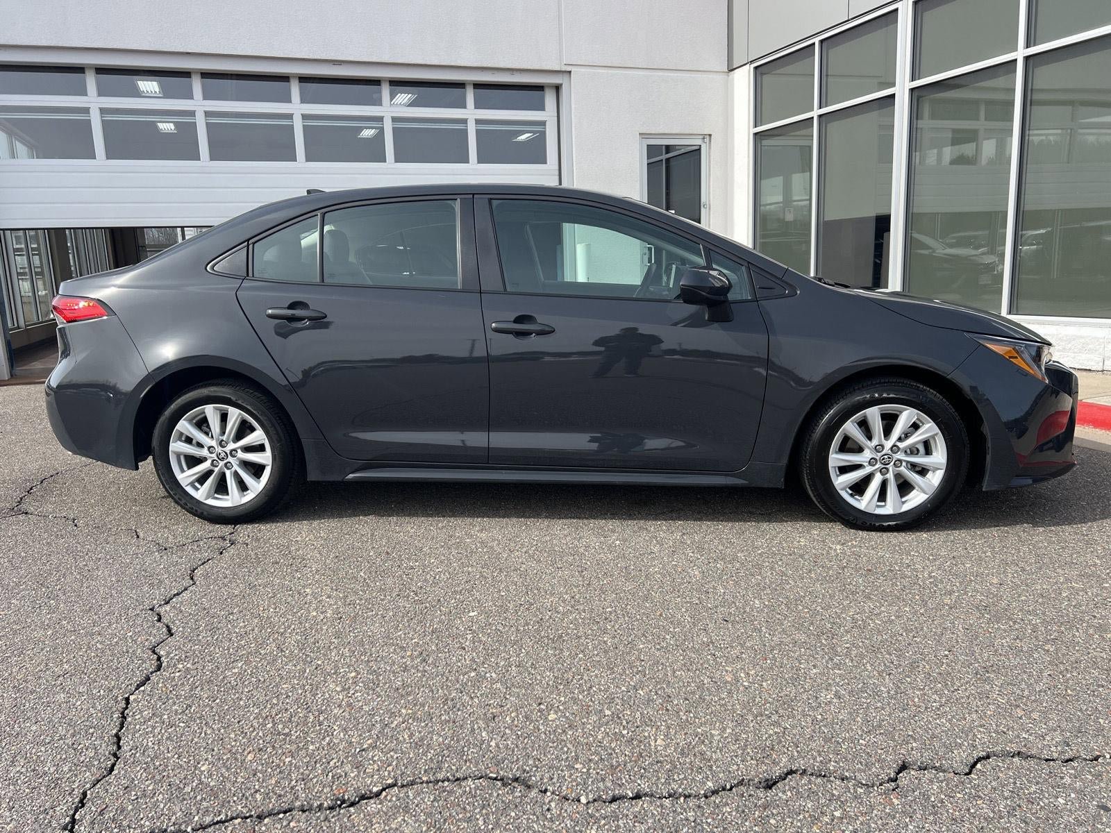 Used 2025 Toyota Corolla LE w/ LE Premium Package FWD image 11